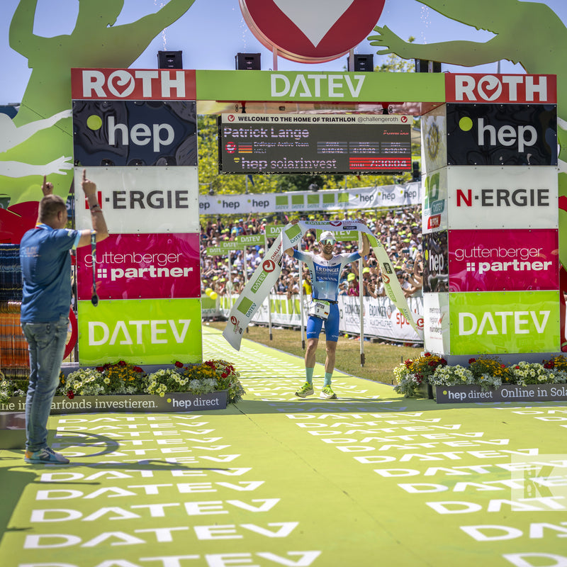 Jet-Print Big Size - Running race event with green branded floor covering at the finish line